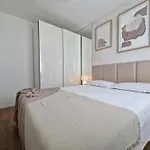 Апартаменты Sea Stone Sea-view With Private Garden & Terrace *