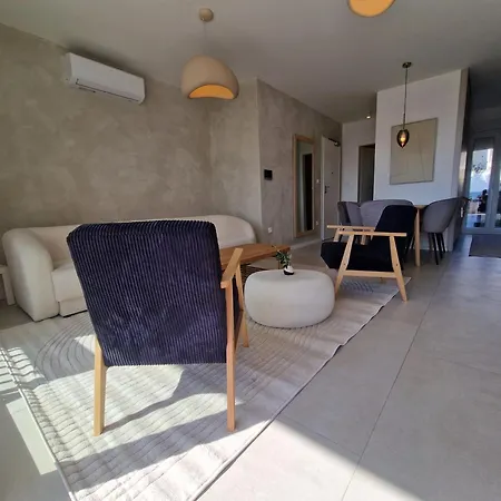 Апартаменты Sea Stone Sea-view With Private Garden & Terrace *
