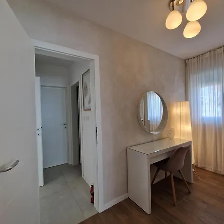 Sea Stone Sea-view With Private Garden & Terrace Апартаменты