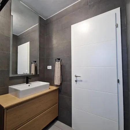 Апартаменты Sea Stone Sea-view With Private Garden & Terrace *
